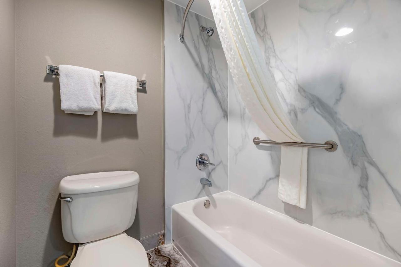 | SureStay Plus by Best Western Louisville Airport Expo