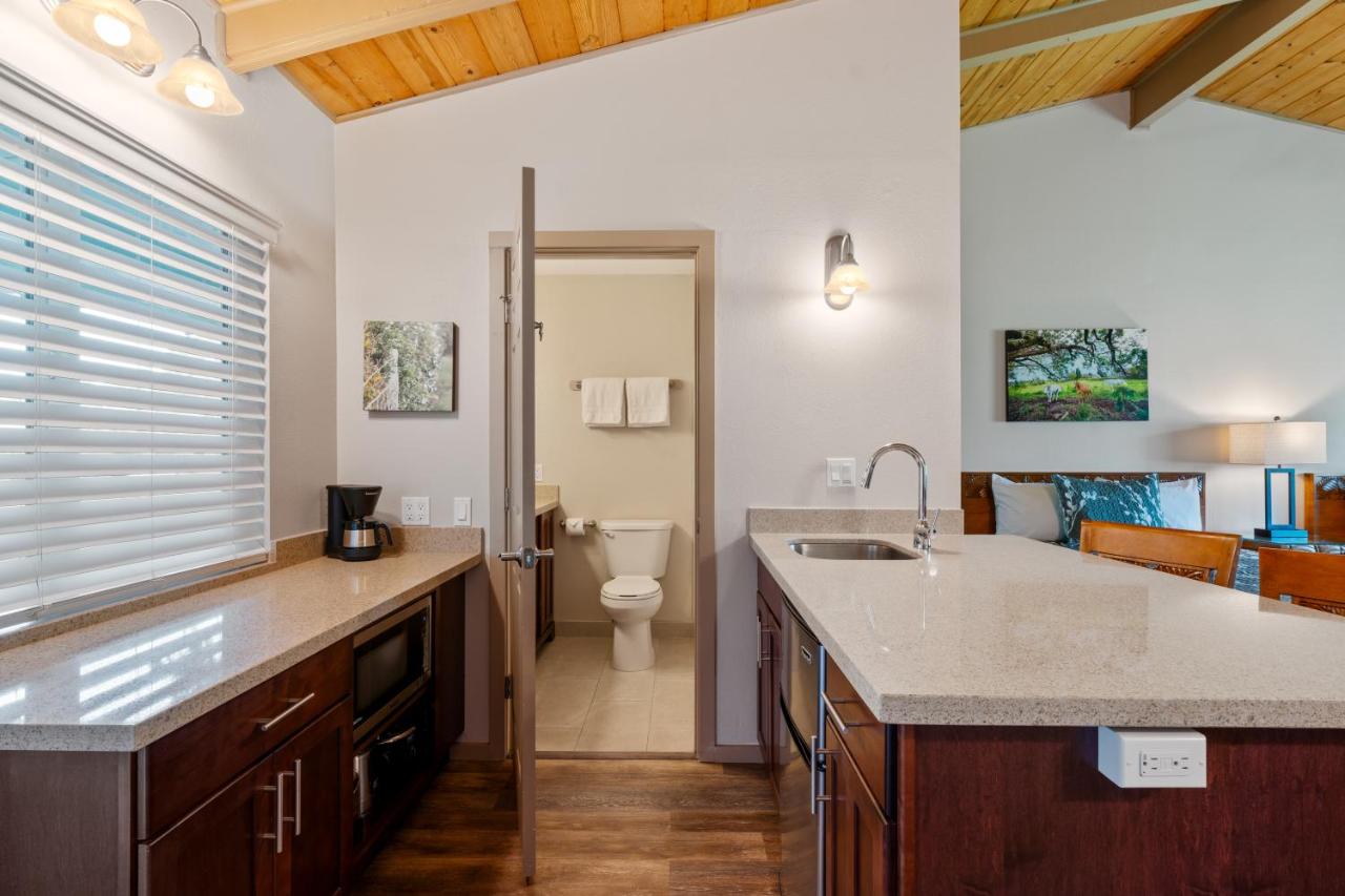 | Castle Waimea Country Lodge