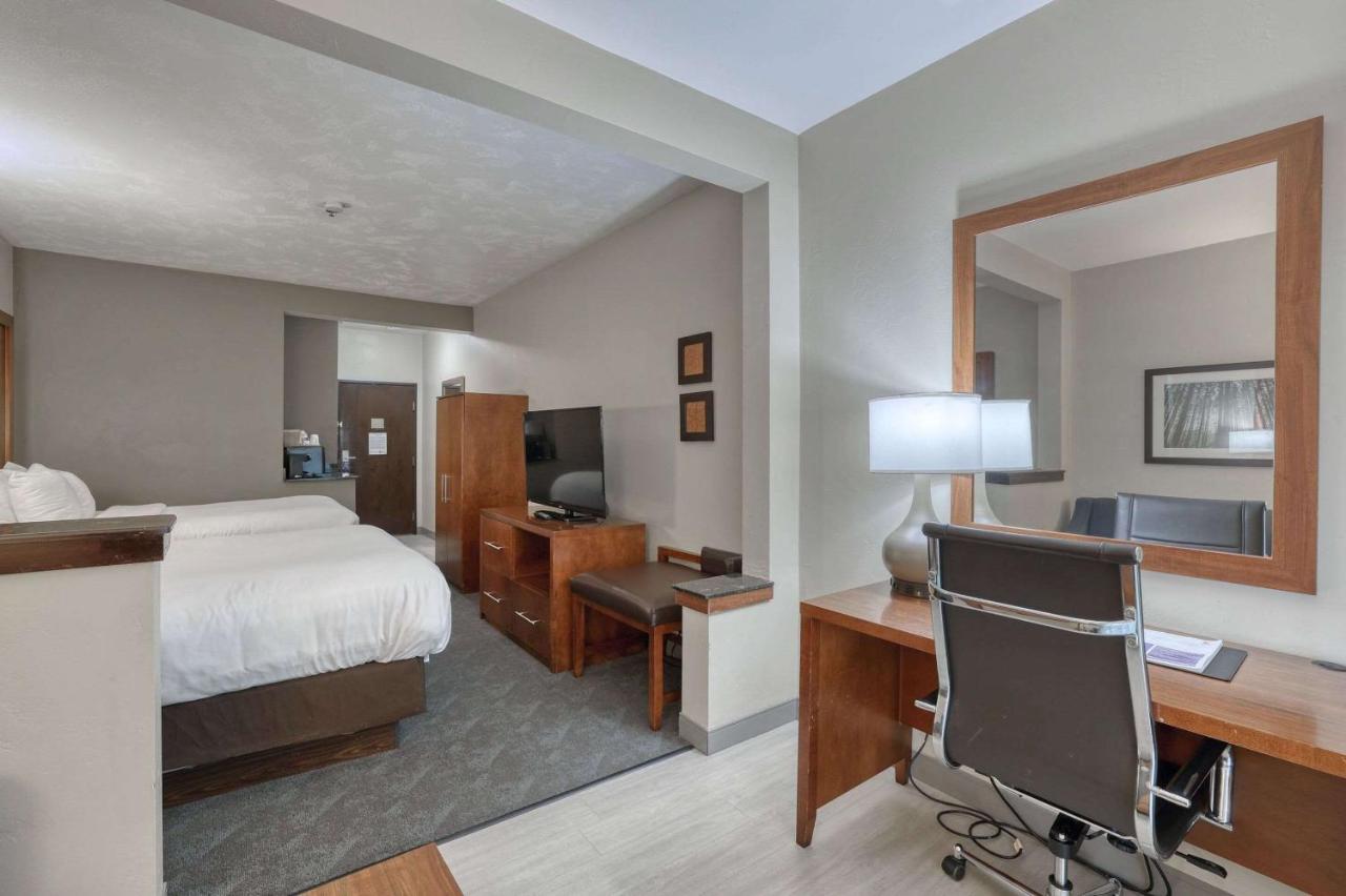 Standard Double Suite with Two Double Beds with Pool View - Non - Smoking at Comfort Suites Appleton Airport