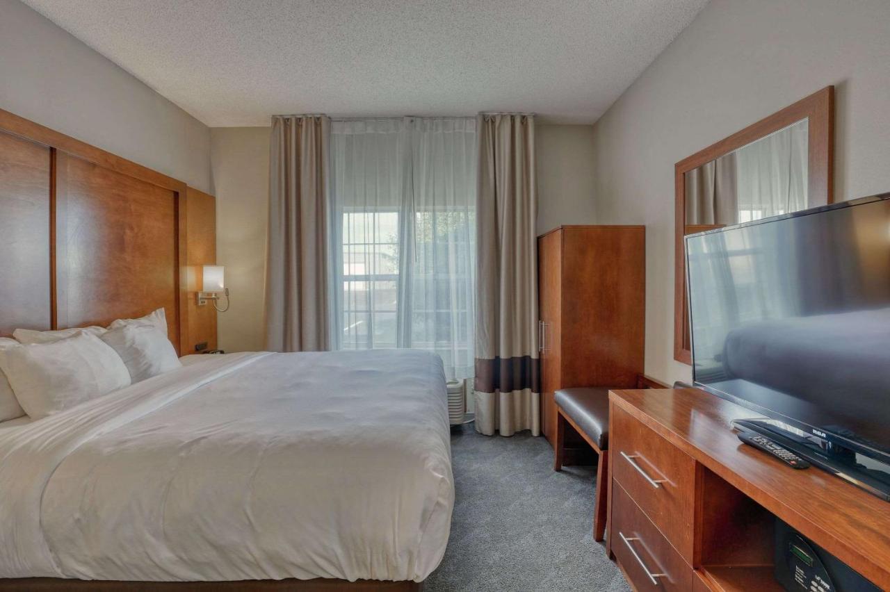 Standard King Suite - Non-Smoking at Comfort Suites Appleton Airport