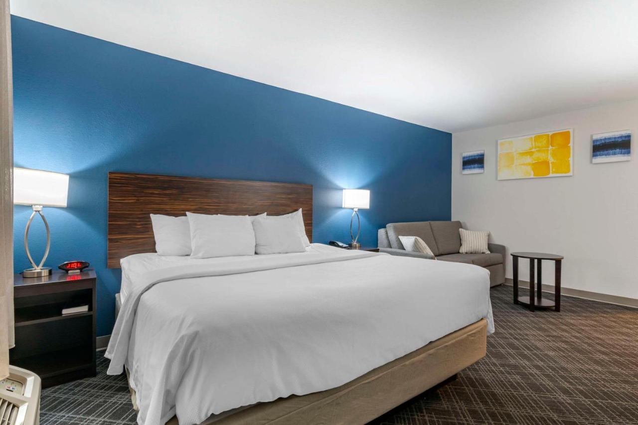 King Room - Non-Smoking at Comfort Inn St. Louis Airport