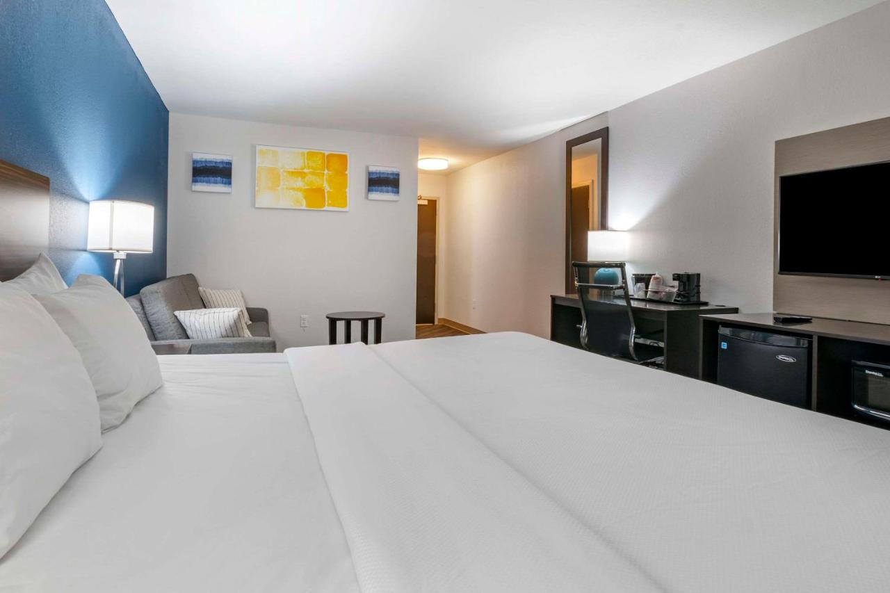 King Room - Non-Smoking at Comfort Inn St. Louis Airport