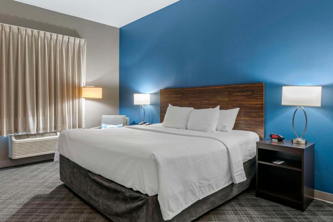 King Room - Hearing and Visual Accessible/Non-Smoking at Comfort Inn St. Louis Airport