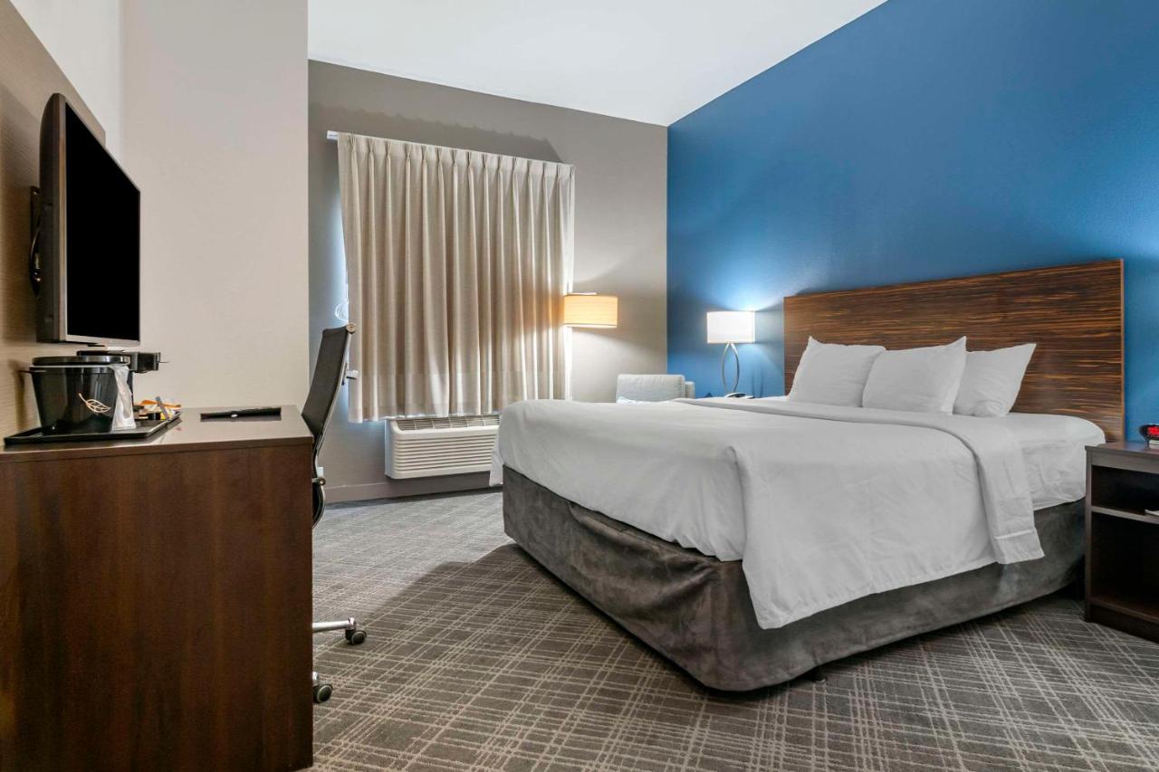 King Room - Hearing and Visual Accessible/Non-Smoking at Comfort Inn St. Louis Airport