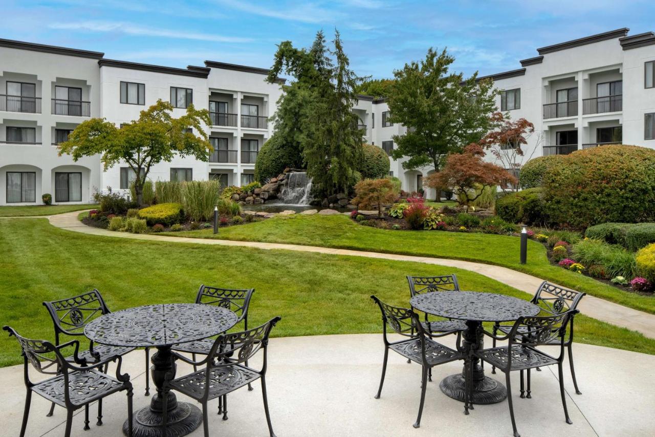 | DoubleTree Suites by Hilton Mount Laurel