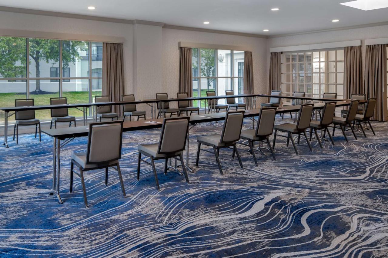 | DoubleTree Suites by Hilton Mount Laurel