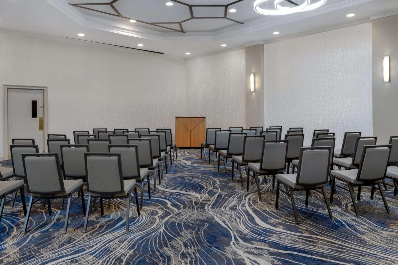 | DoubleTree Suites by Hilton Mount Laurel