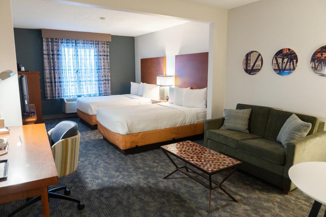 Double Room with Two Double Beds - Disability Access at La Quinta Inn & Suites by Wyndham Bannockburn-Deerfield
