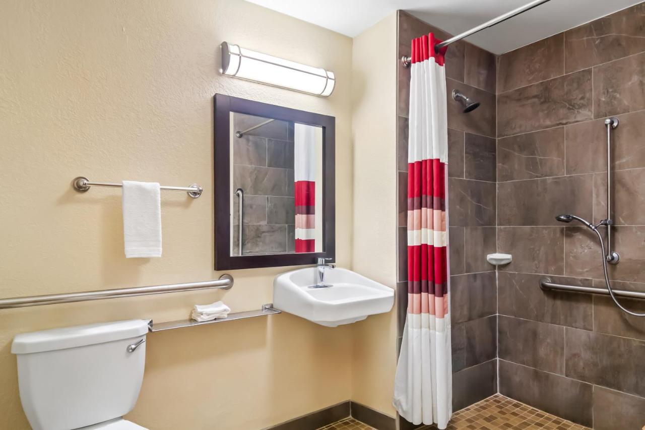 Superior King Room Disability Access Roll-In Shower Smoke Free at Red Roof Inn PLUS+ Jacksonville - Southpoint