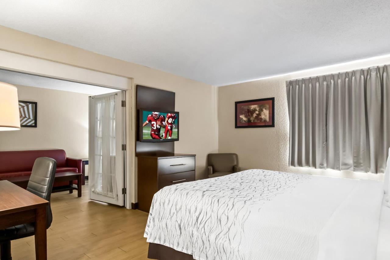 Suite King Room Smoke Free at Red Roof Inn PLUS+ Jacksonville - Southpoint