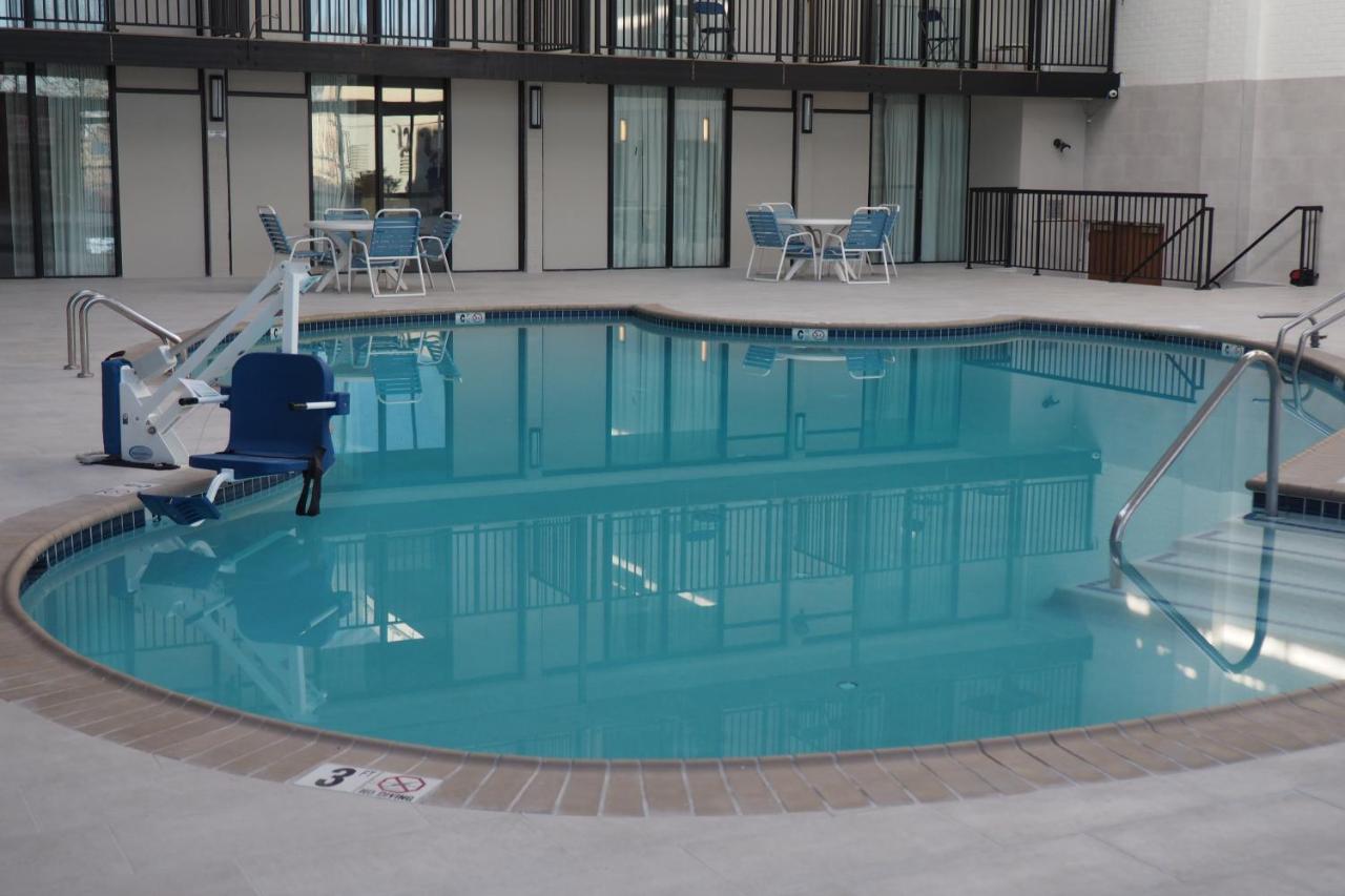 | Holiday Inn Harrisburg I-81 Hershey Area, an IHG Hotel