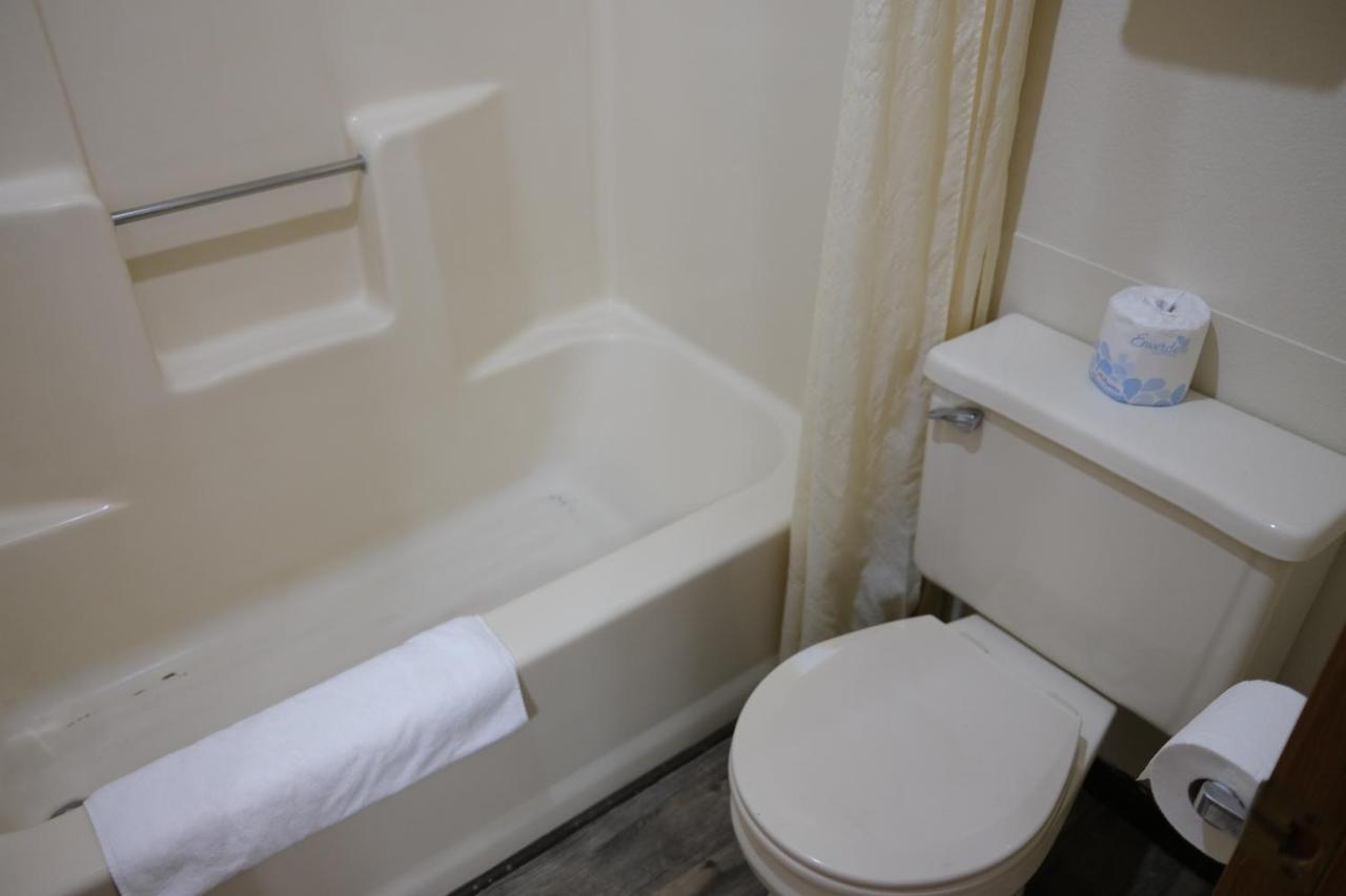  | Econo Lodge Wooster