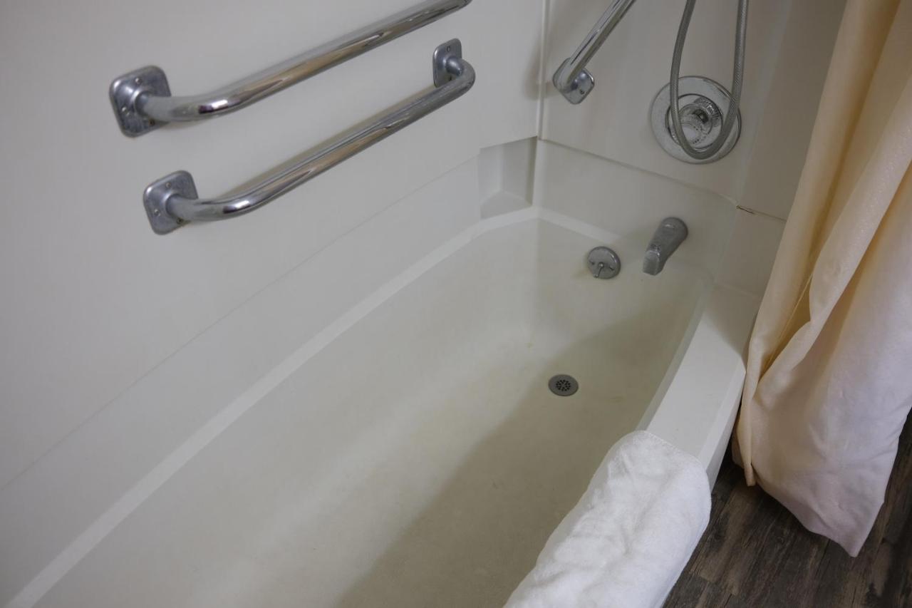  | Econo Lodge Wooster