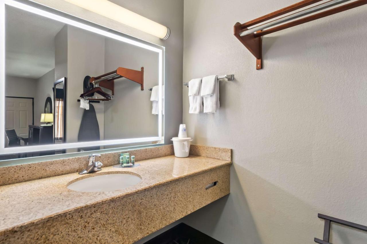 King Room - Non-Smoking at Best Western Inn