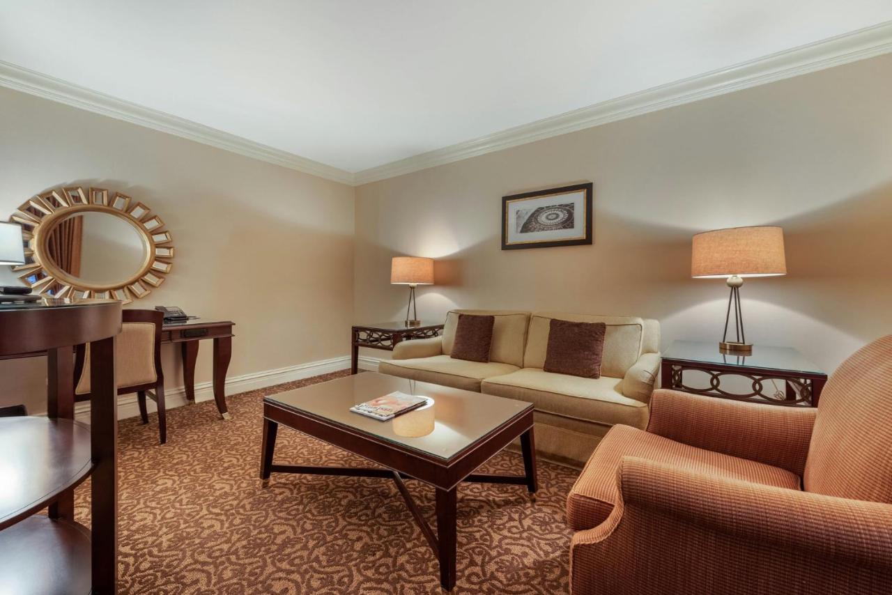 | Omni William Penn Hotel