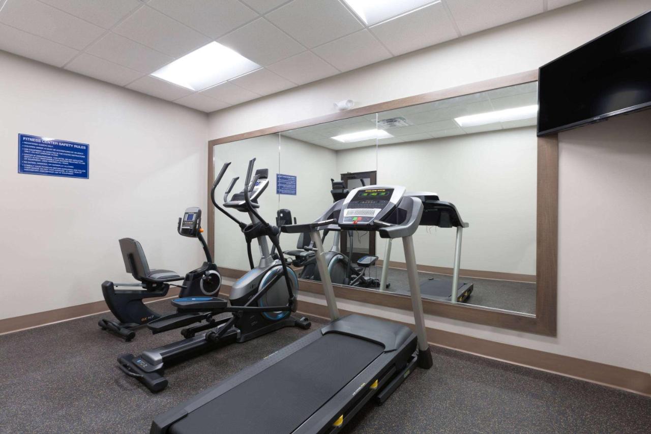 | Days Inn & Suites by Wyndham Houston NW Cypress