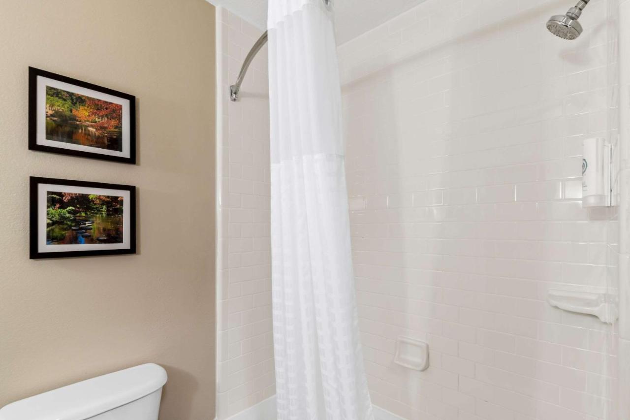 King Suite - Non-Smoking at Roanoke Suites