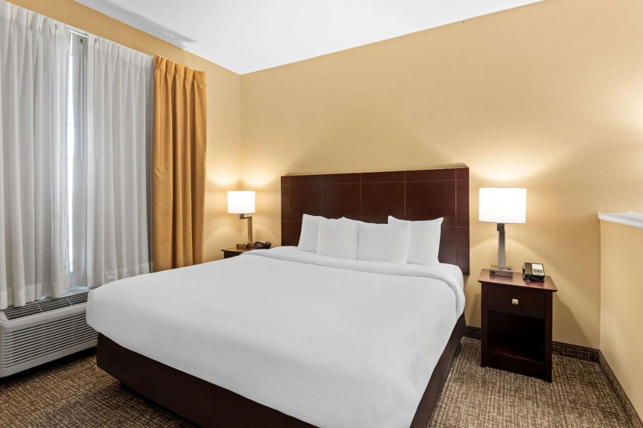 King Suite - Non-Smoking at Roanoke Suites