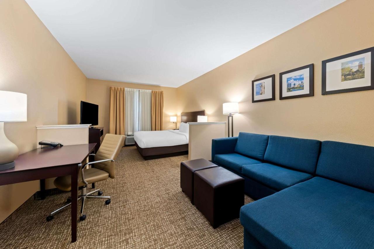 King Suite - Non-Smoking at Roanoke Suites