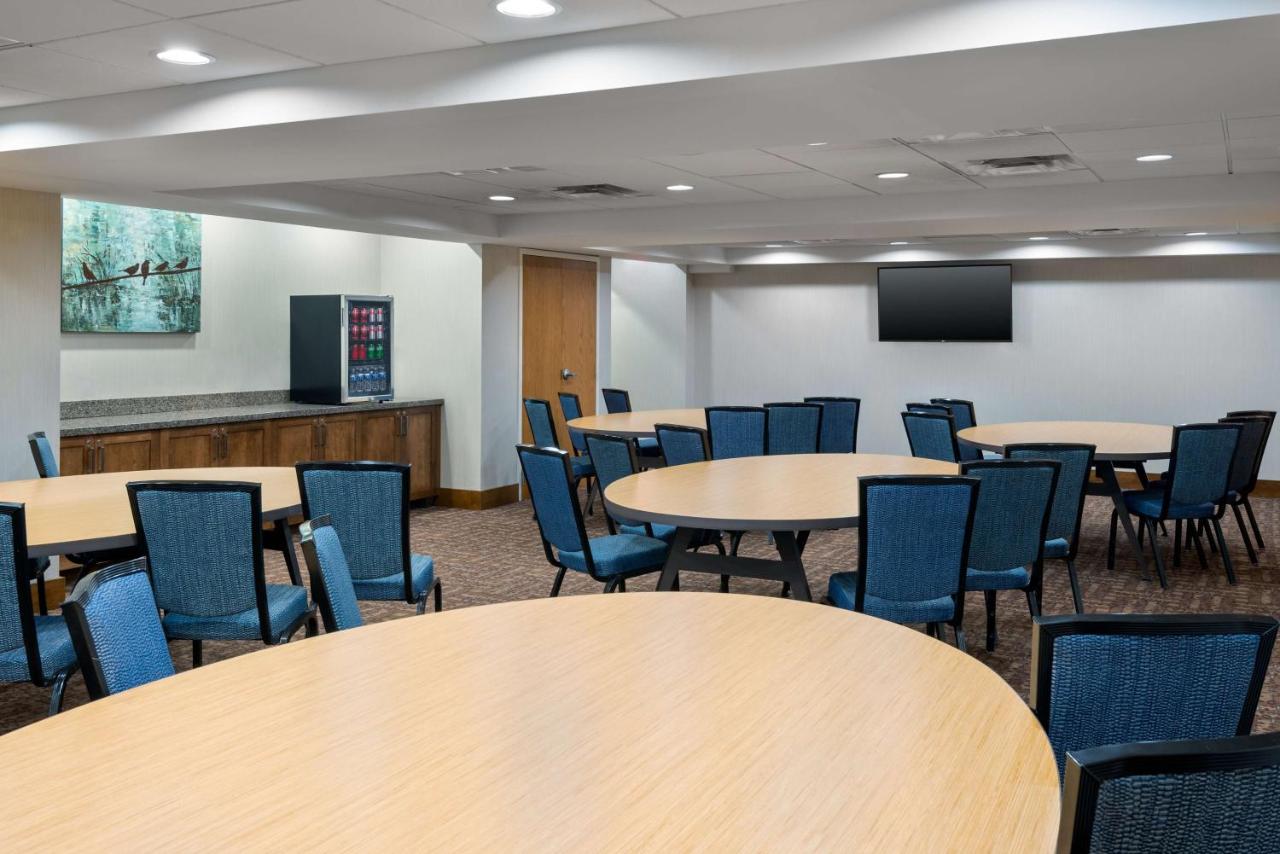  | Hampton Inn and Suites Clayton/St. Louis-Galleria Area
