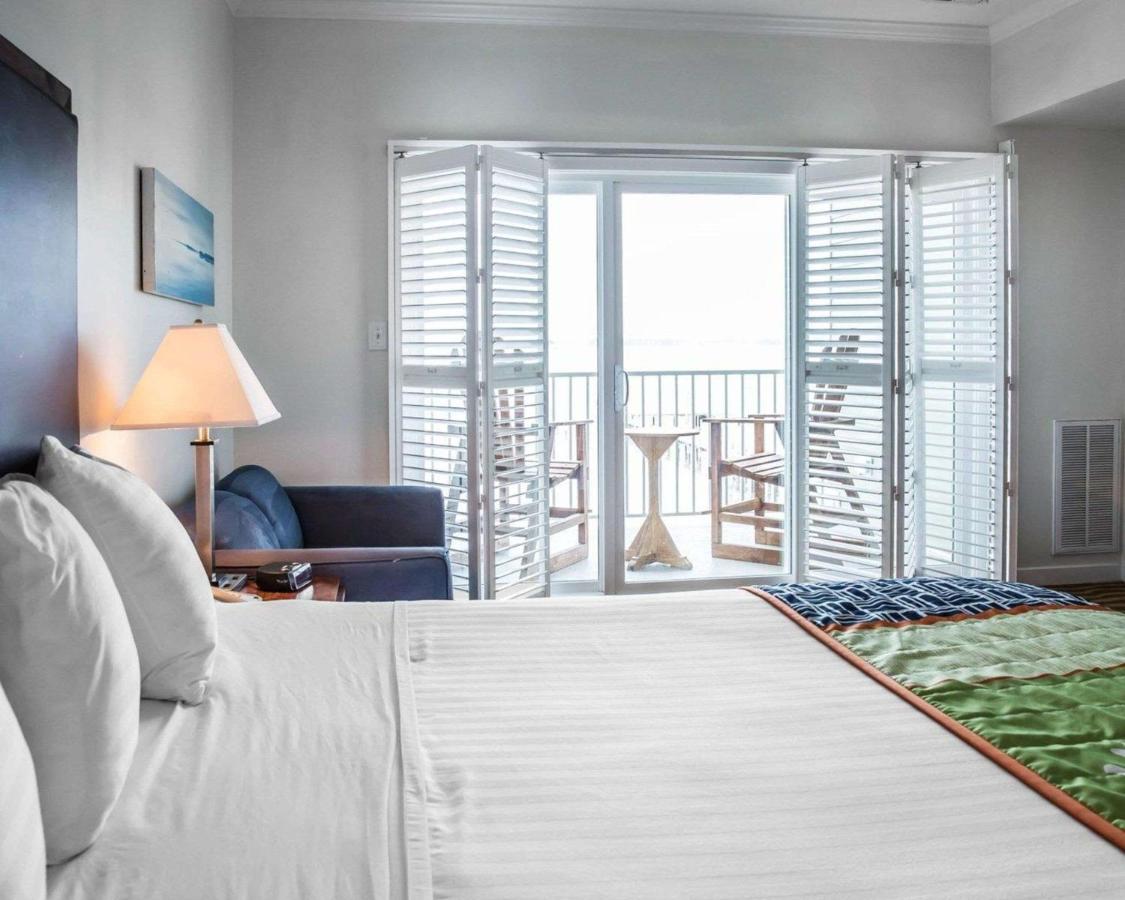 King Room - Non-Smoking at Island Inn & Suites, an Ascend Collection Hotel