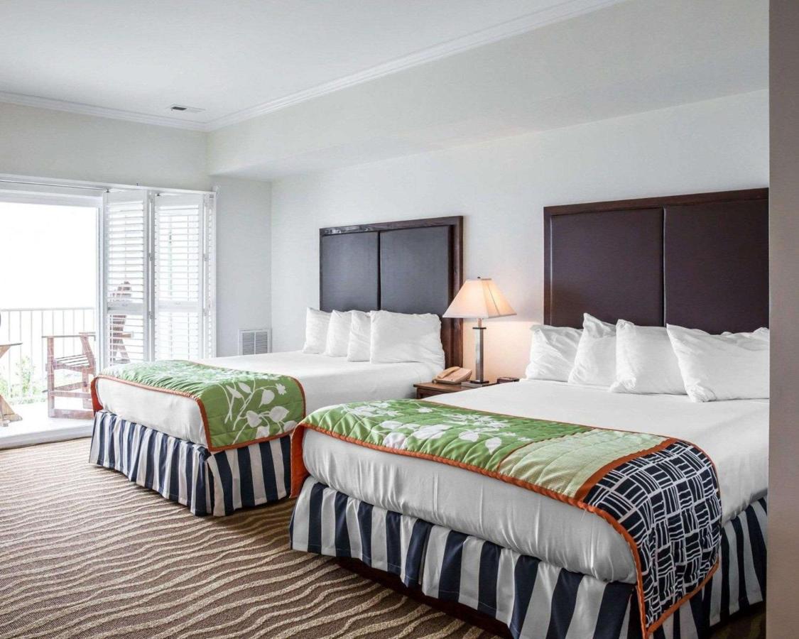 Queen Room with Two Queen Beds - Non-Smoking at Island Inn & Suites, an Ascend Collection Hotel