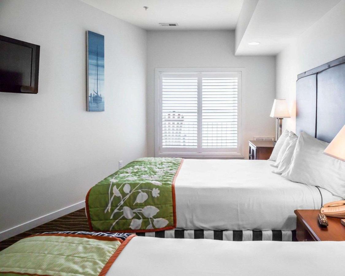 Queen Suite with Two Queen Beds - Non-Smoking at Island Inn & Suites, an Ascend Collection Hotel