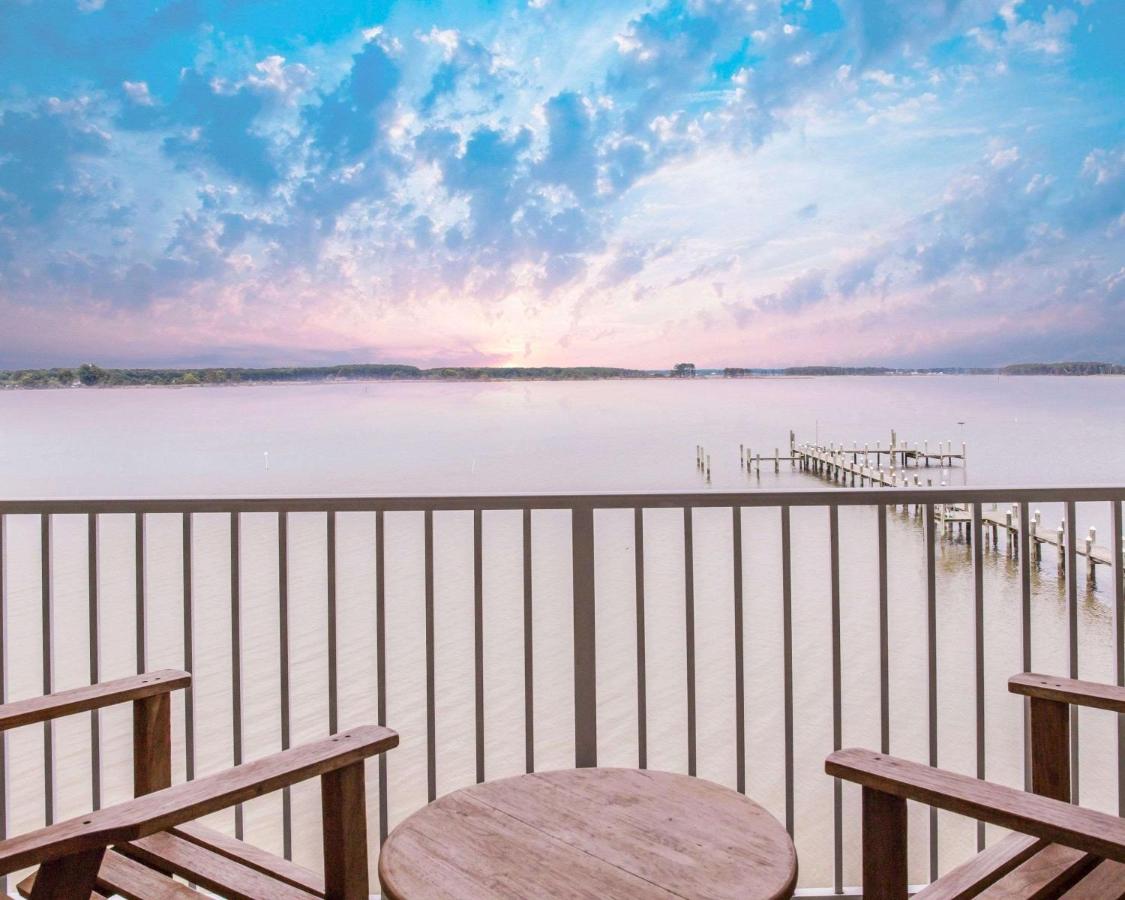 King Suite - Non-Smoking at Island Inn & Suites, an Ascend Collection Hotel
