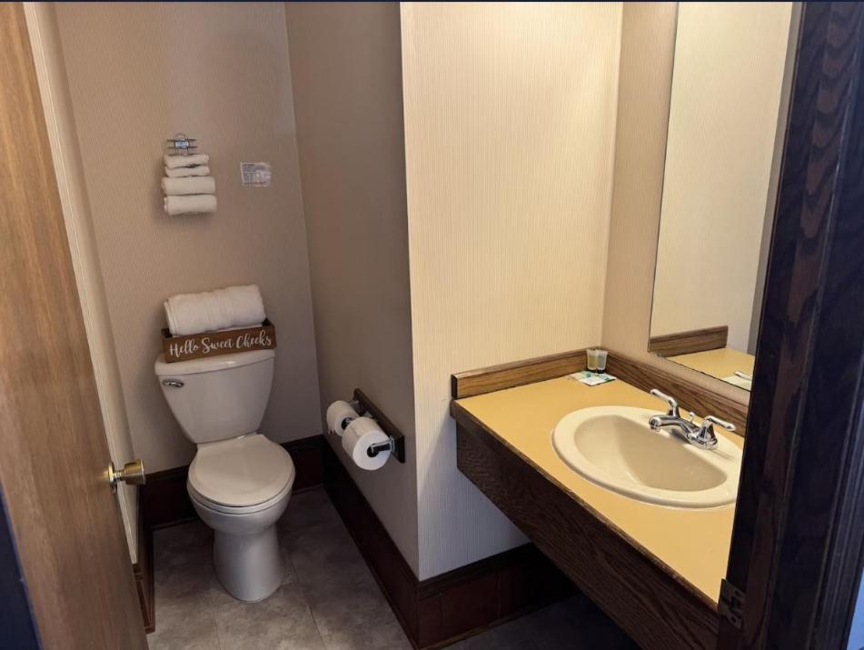 | Fenway House Hotel