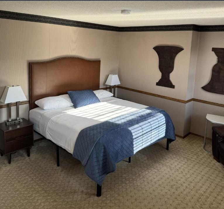 | Fenway House Hotel