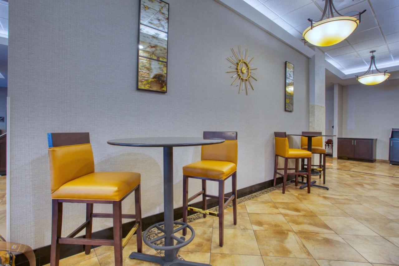 | Drury Inn & Suites San Antonio Near La Cantera