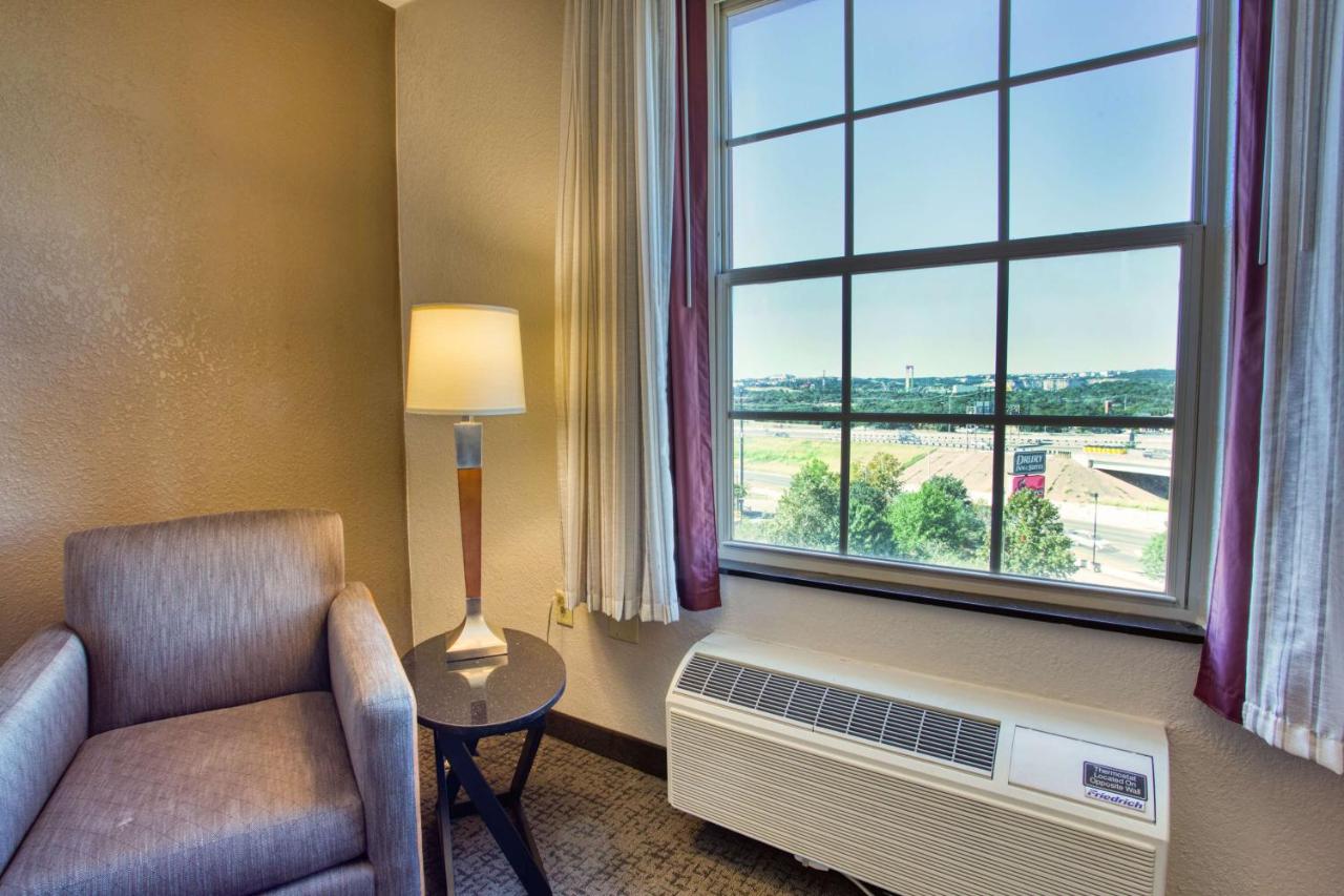 | Drury Inn & Suites San Antonio Near La Cantera