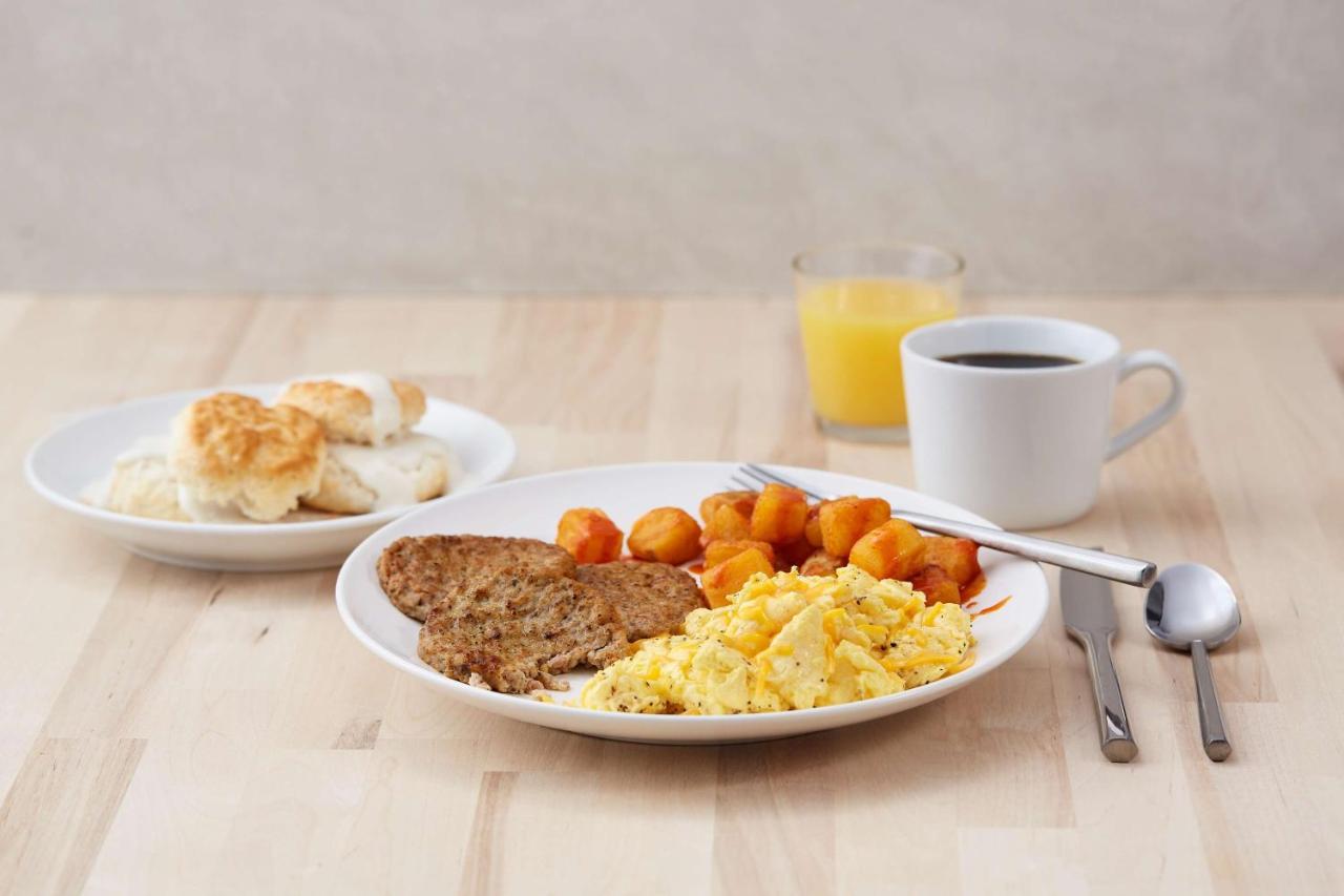 | Drury Inn & Suites San Antonio Near La Cantera
