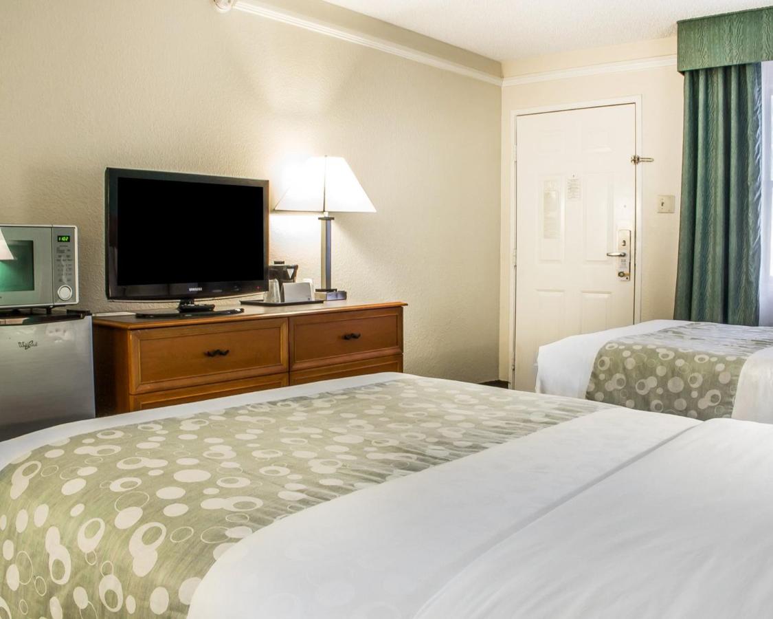 Double Room with Two Double Beds - Smoking at Quality Inn Tulsa Central