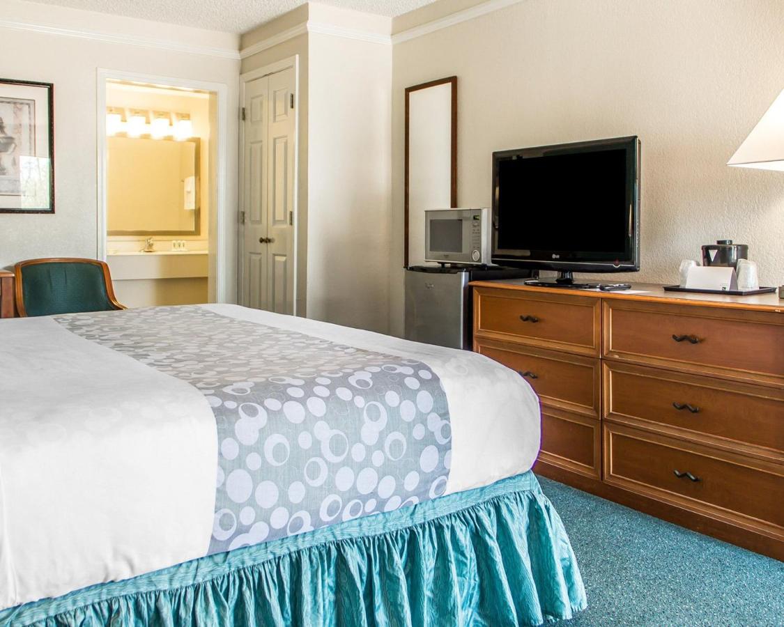 King Room - Non-Smoking at Quality Inn Tulsa Central
