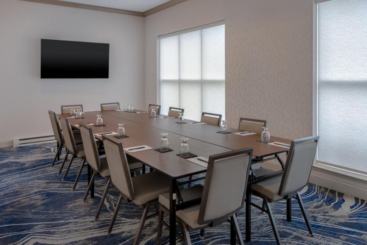 | DoubleTree Suites by Hilton Mount Laurel