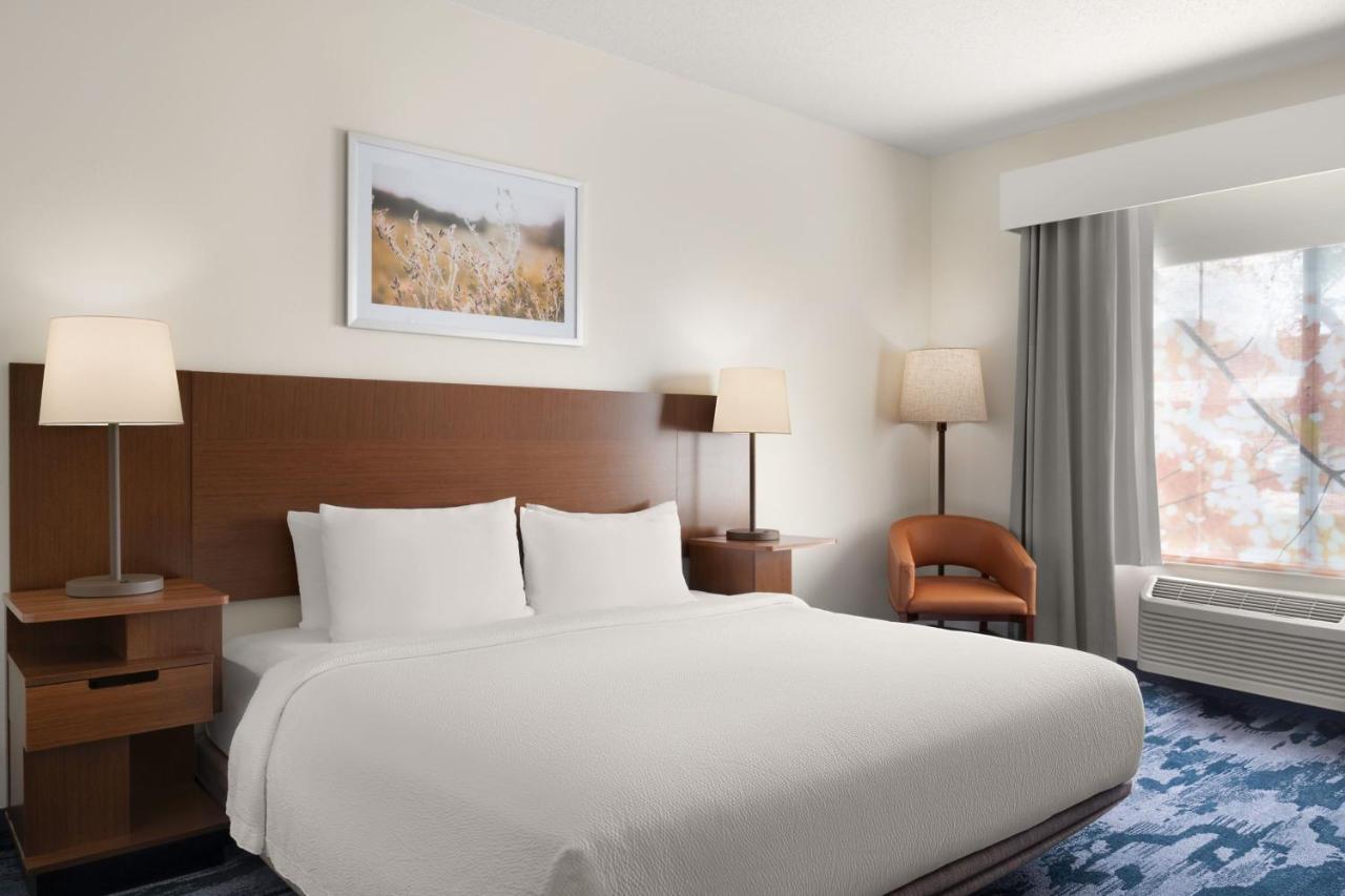 | Fairfield Inn & Suites by Marriott Chicago Naperville/Aurora