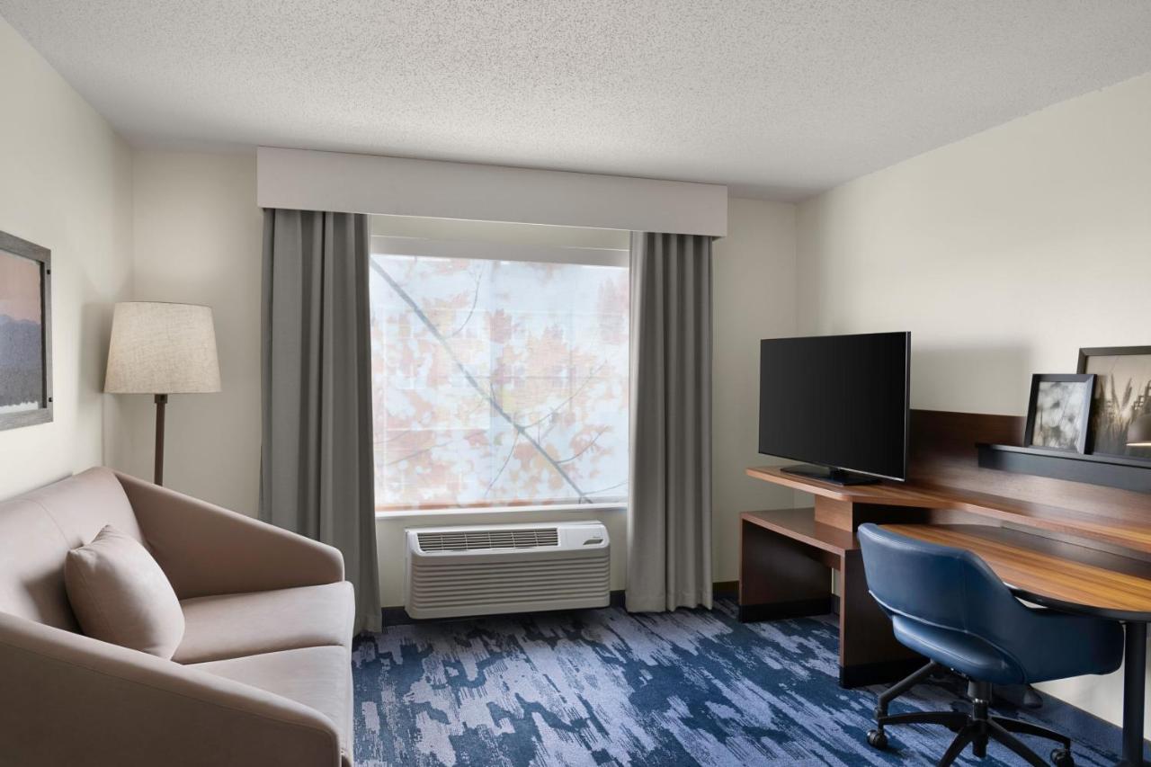 | Fairfield Inn & Suites by Marriott Chicago Naperville/Aurora