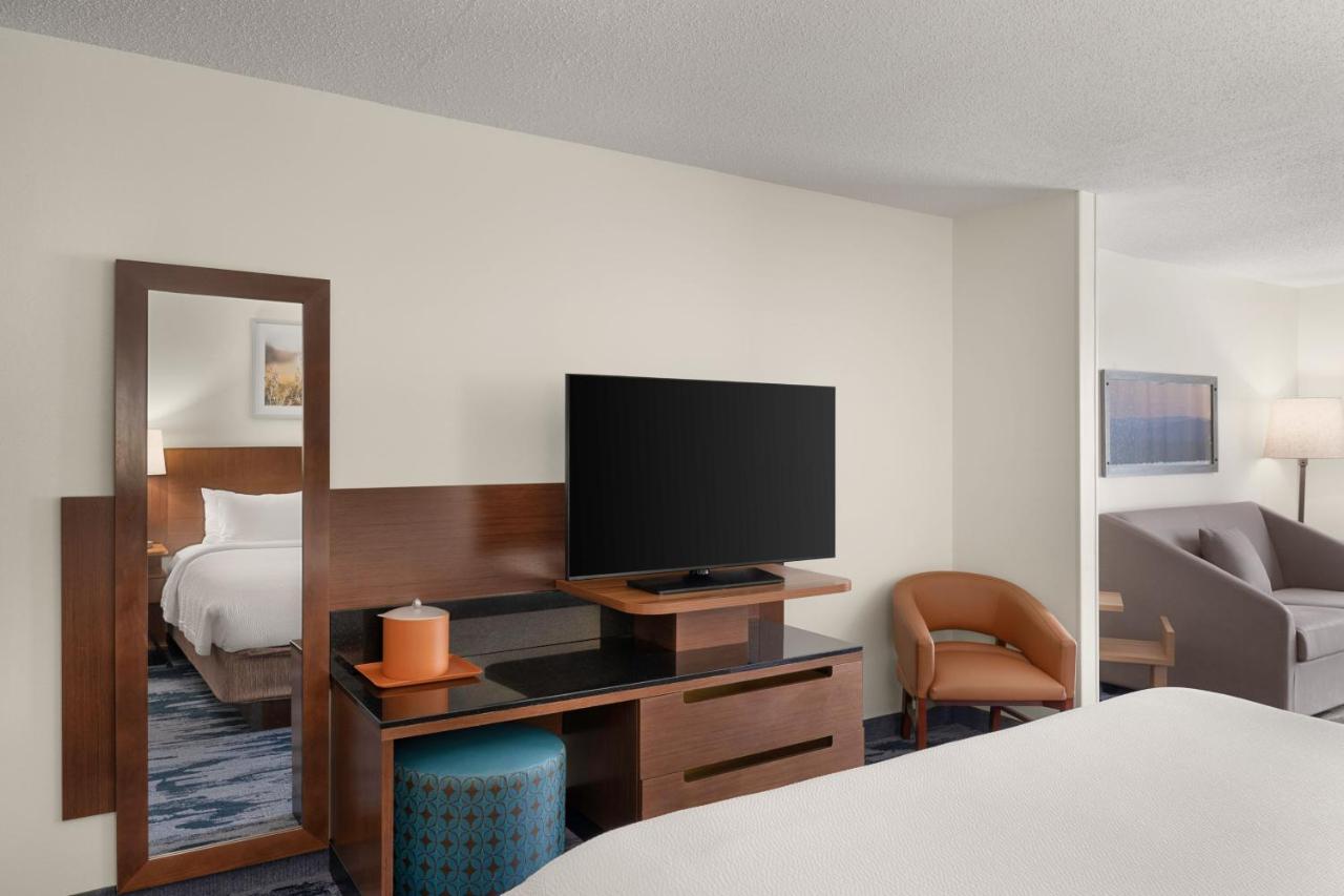 | Fairfield Inn & Suites by Marriott Chicago Naperville/Aurora