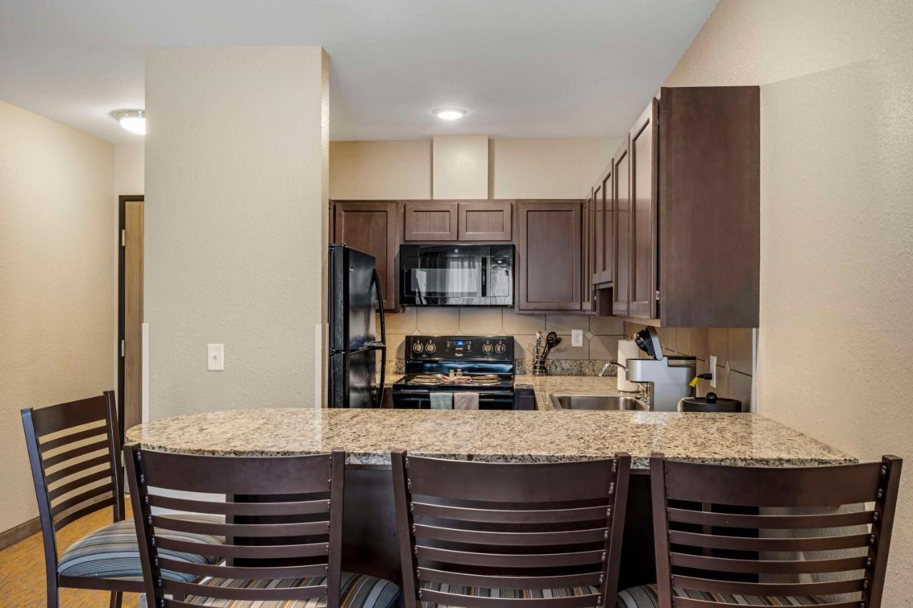 Queen Suite with Two Queen Beds and Separate Bedroom at Best Western Plus The Inn at Hells Canyon
