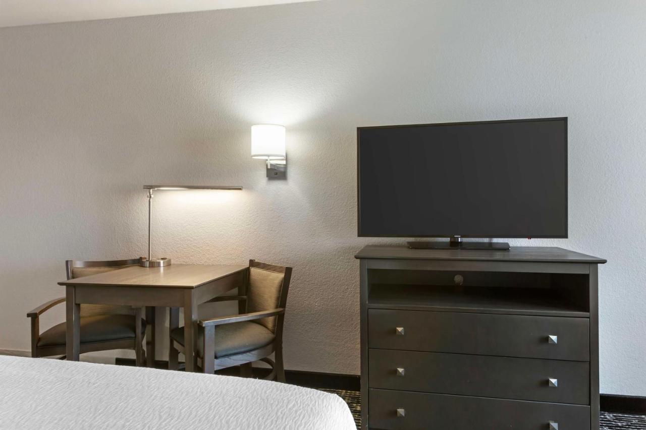 Corner Queen Room with Two Queen Beds at Best Western Plus Sun Canyon