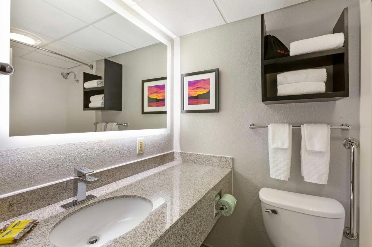 Corner Queen Room with Two Queen Beds at Best Western Plus Sun Canyon