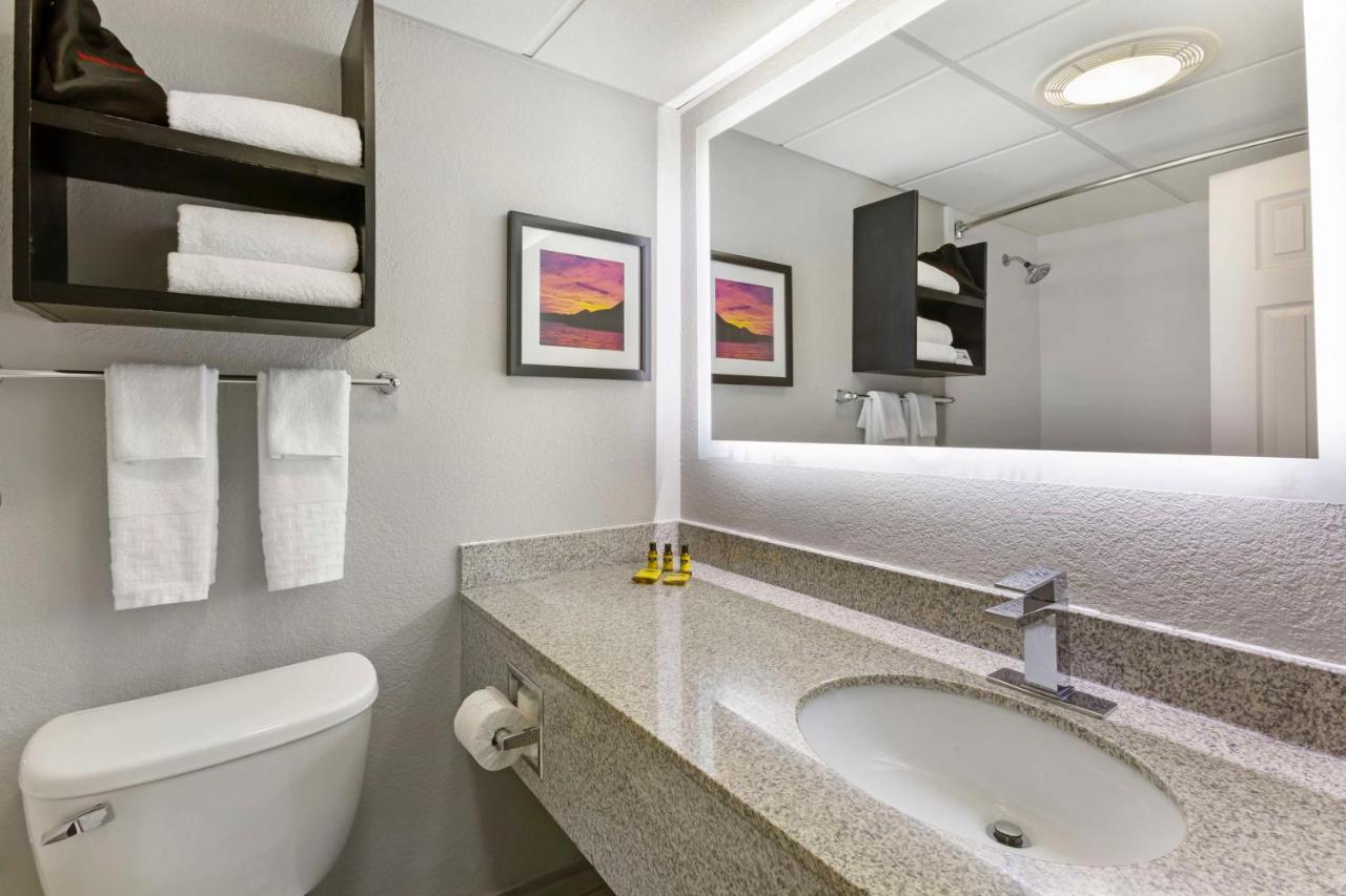 Queen Room with Two Queen Beds at Best Western Plus Sun Canyon
