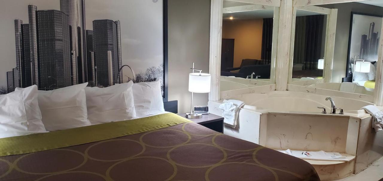 Deluxe King Studio Suite - Non-Smoking at Super 8 by Wyndham Sterling Heights/Detroit Area