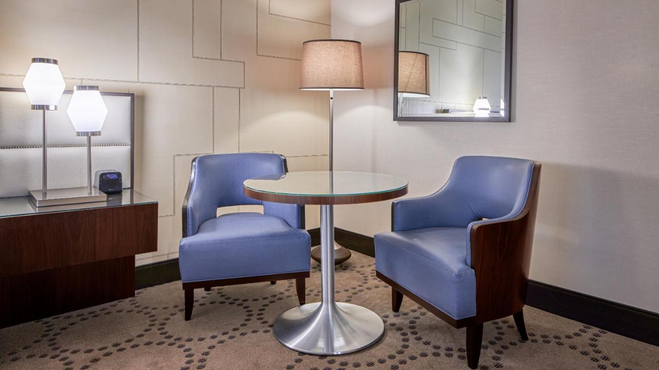 Coastal Tower, Luxury, 1 King, Non-Smoking  at Harrah's Resort Atlantic City Hotel & Casino – A Caesars Rewards Destination