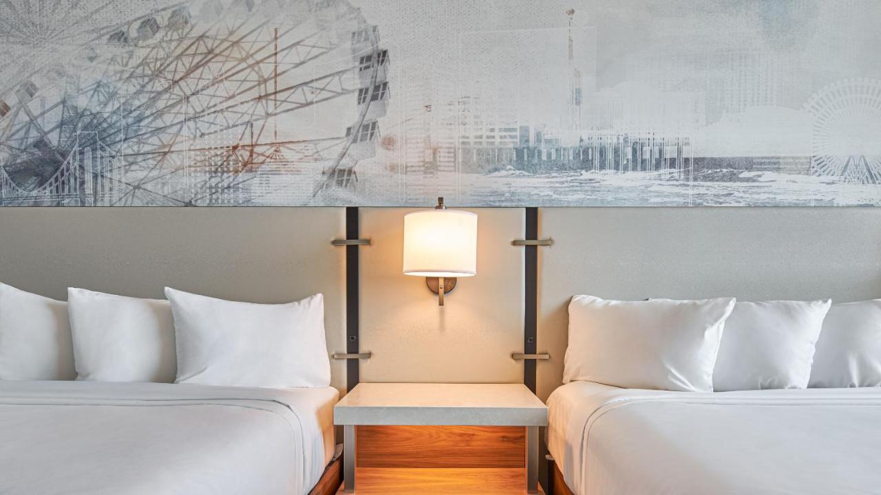 Waterfront Tower, High Floor, Bay View, 2 Queens, Non-Smoking at Harrah's Resort Atlantic City Hotel & Casino – A Caesars Rewards Destination