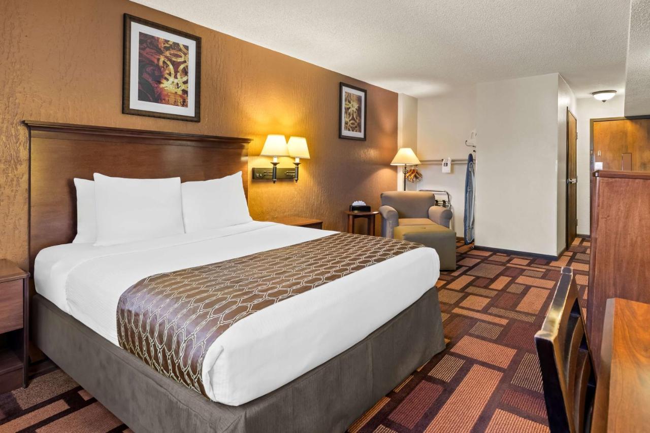 King Room with Sofa Bed - Non-Smoking at Best Western Tower West Lodge