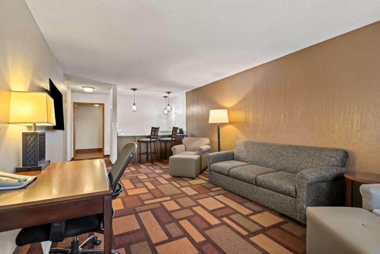 | Best Western Tower West Lodge