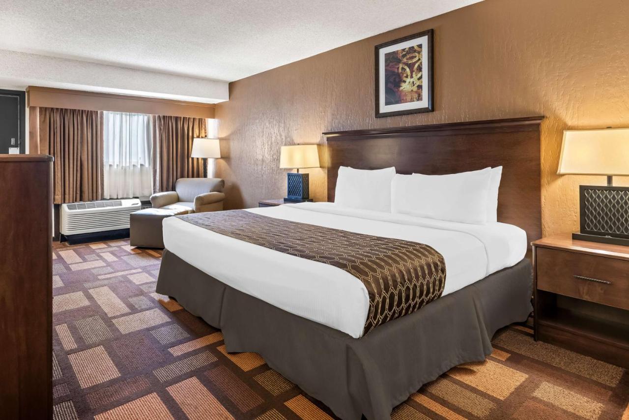King Suite at Best Western Tower West Lodge
