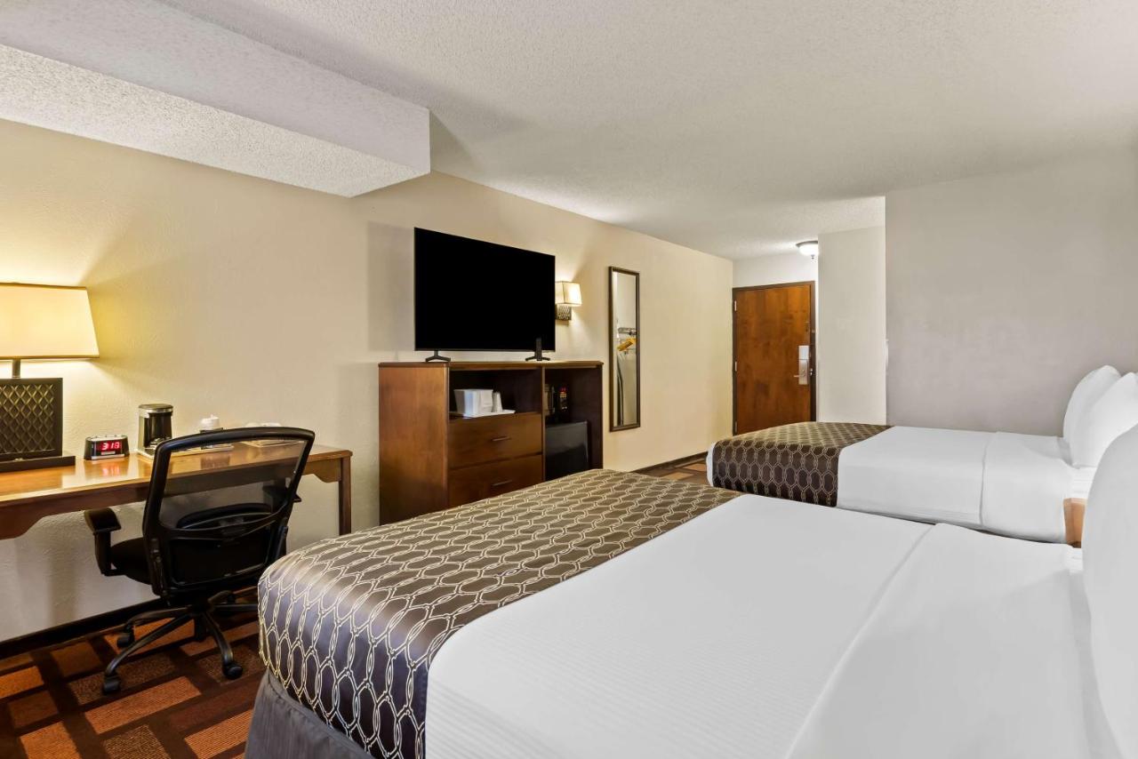 Queen Room with Two Queen Beds - Smoking Room at Best Western Tower West Lodge